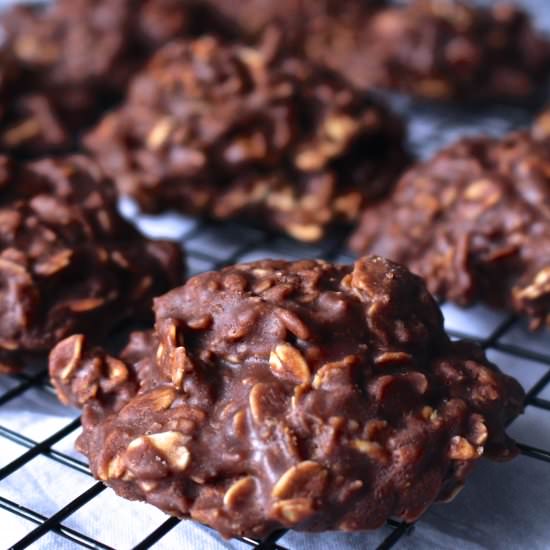 Chocolate Peanut Butter No-Bakes