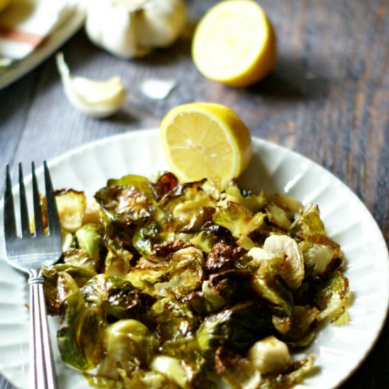 Lemon Garlic Brussels Sprout Chips