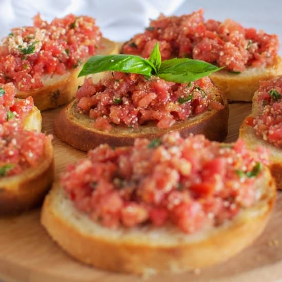 Best ever tomato bruschetta