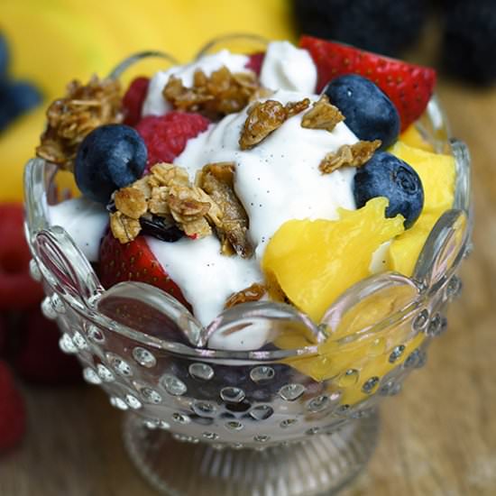 Honey Vanilla Yogurt with Fruit