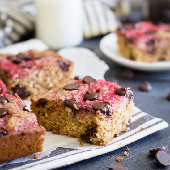 Strawberry yogurt snack cake