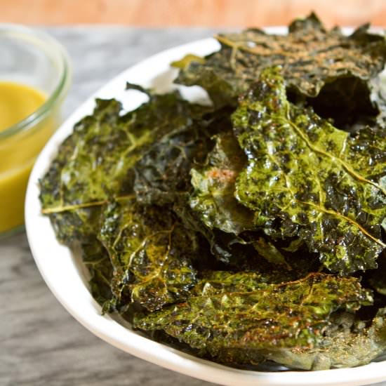 Caesar Kale Chips with Dip