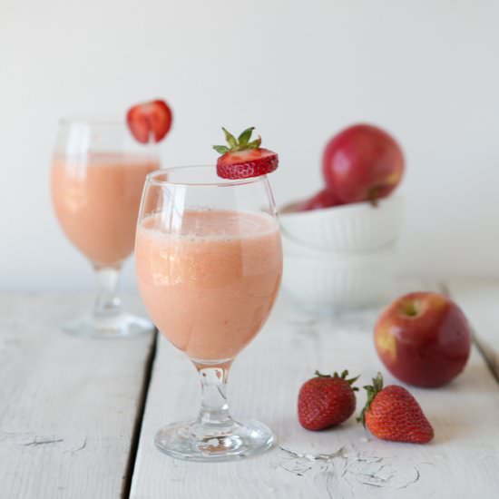 Apple Banana Strawberry Smoothie