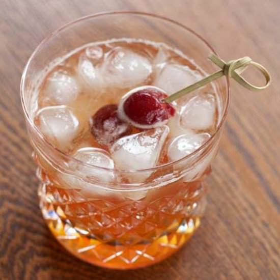 Maple old-fashioned cocktail