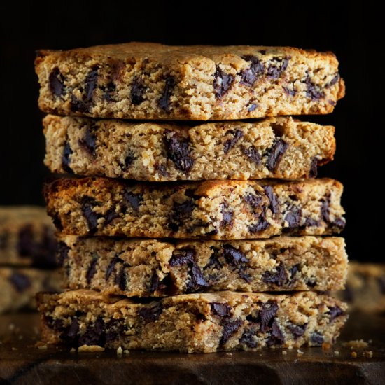 Peanut Butter Chocolate Chip Blondie