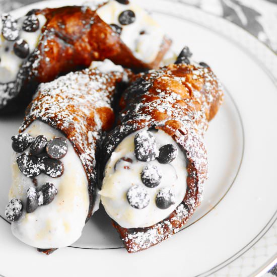 Chocolate Chambord Cannolis