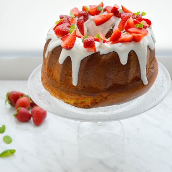 Greek yogurt and olive oil cake