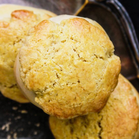 Pineapple Bun w/ Creamy Custard