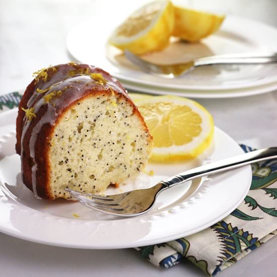 Lemon Poppy Seed Yogurt Cake