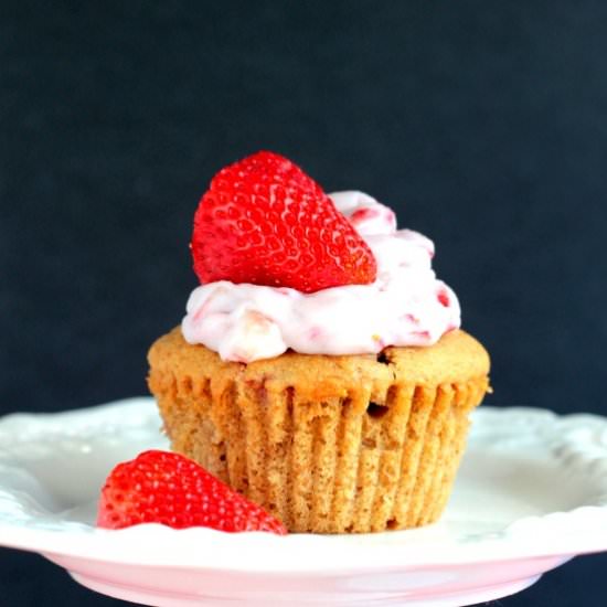 Fresh Strawberry Cupcakes