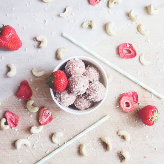 No Bake Strawberry Raw Bites