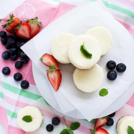 Mini Cheesecakes with Chocolate