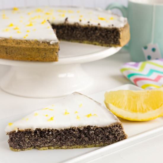 Poppy Seed Cake with Lemon Curd