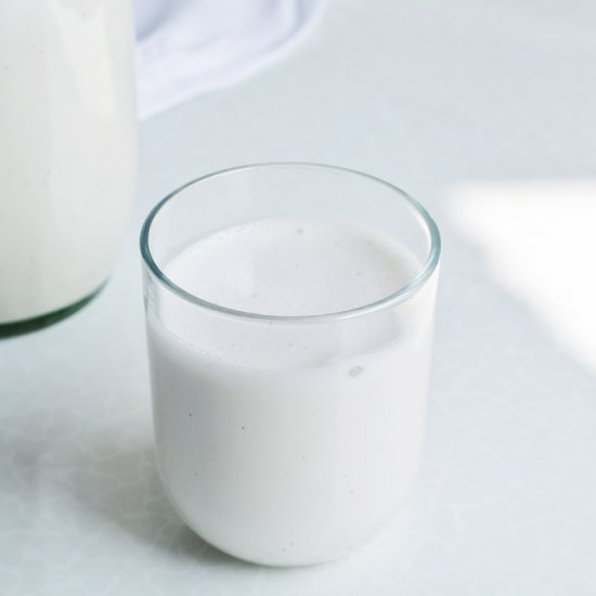 Light Macadamia Nut Milk