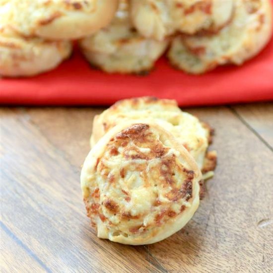 Cheesy Pizza Wheels