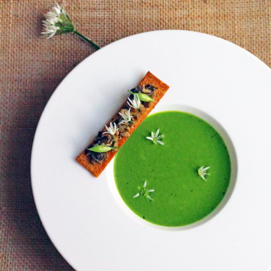 Wild Garlic Soup with Smoked Mussel