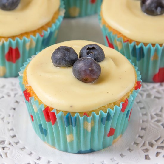 Blueberry & White Chocolate Cupcake