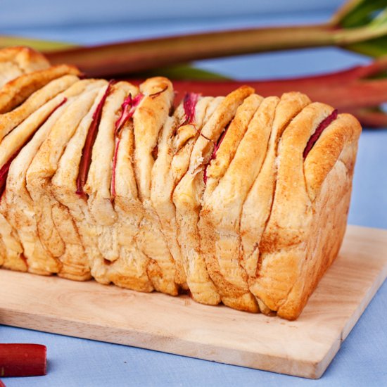 Cinnamon Rhubarb Pull-Apart Bread