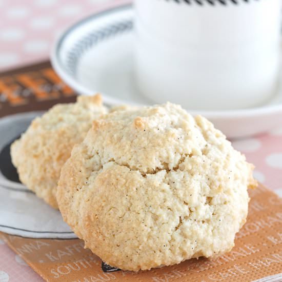 Amaretti Cookies