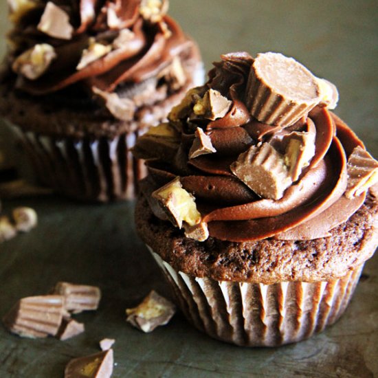 Reese’s Oreo Chocolate Cupcakes