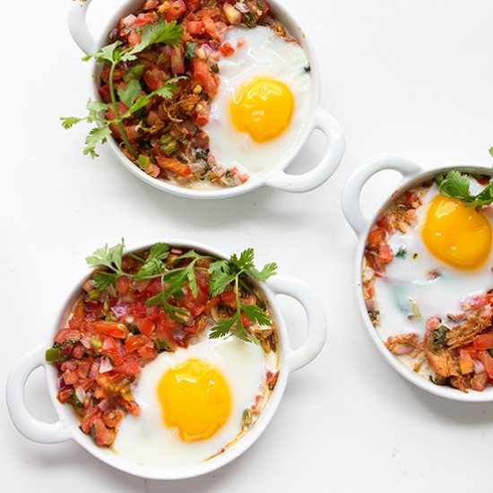 Easy Baked Eggs with Shredded Chicken