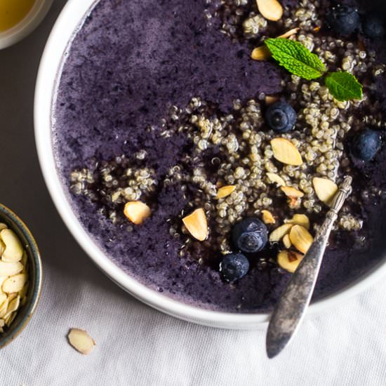 Blueberry Quinoa Smoothie Bowl