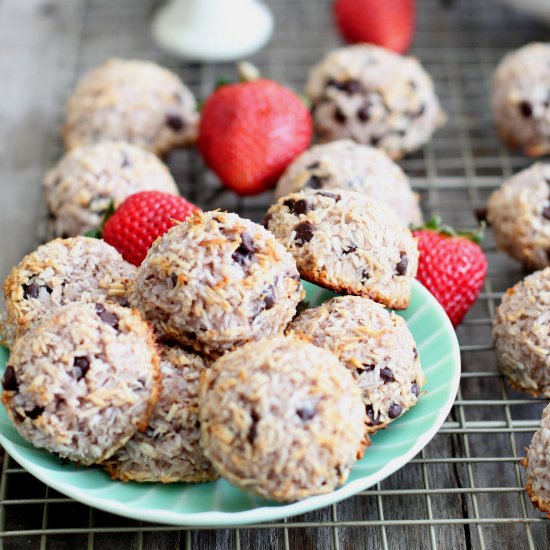 Strawberry Chocolate Chip Macaroons