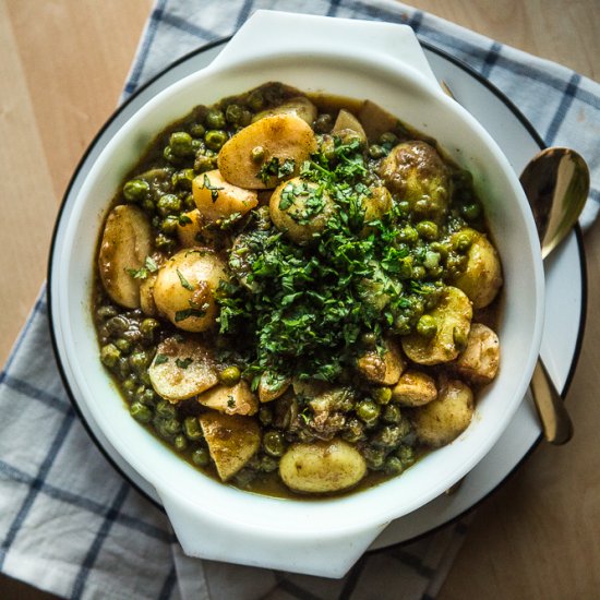 Potatoes and Peas Curry