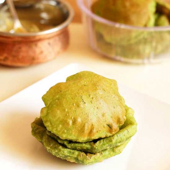 Palak Puri | Spinach Puri