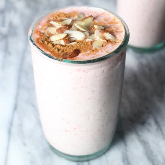 Strawberry Cinnamon Rum Smoothie