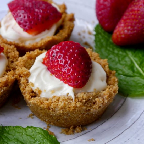 Mini Strawberry Mascarpone Tarts