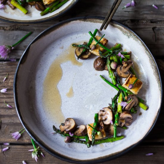 Wok-Seared Asparagus & Mushrooms