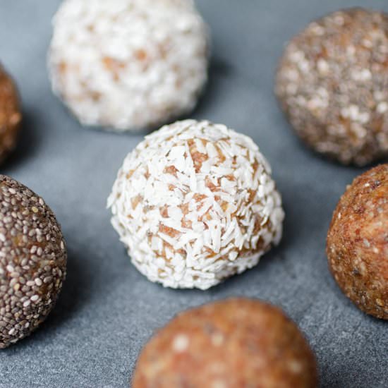 Banana, chia & coconut energy balls