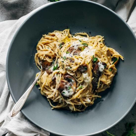 Creamy Garlic Mushroom Spaghetti