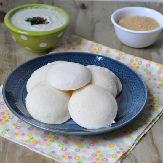 Idli/Steamed Rice and Lentil Cake