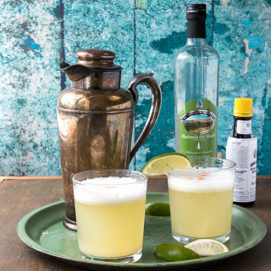 Peruvian Pisco Sours {Cocktail}