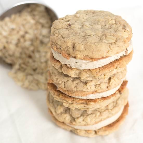 Oatmeal Maple Cream Pies