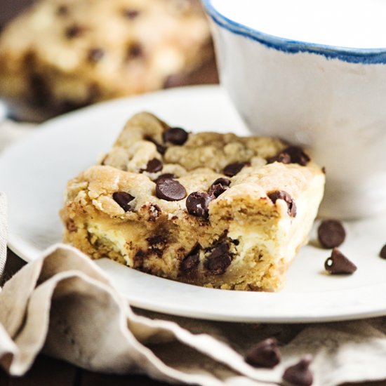 Chocolate Chip Cheesecake Bars