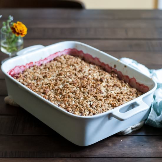 Strawberry Rhubarb Oat Crumble