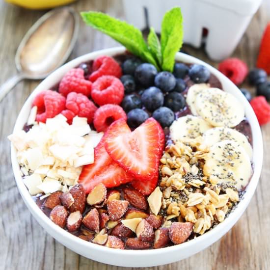 Berry Banana Smoothie Bowl