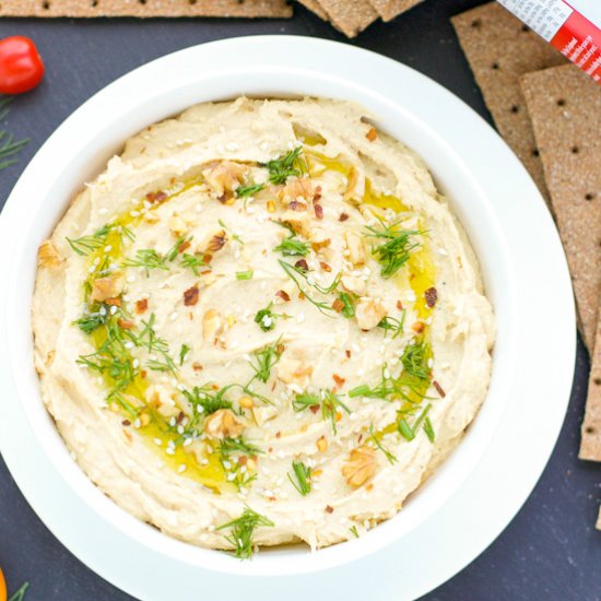 Creamy Roasted Garlic and Lemon Hummus