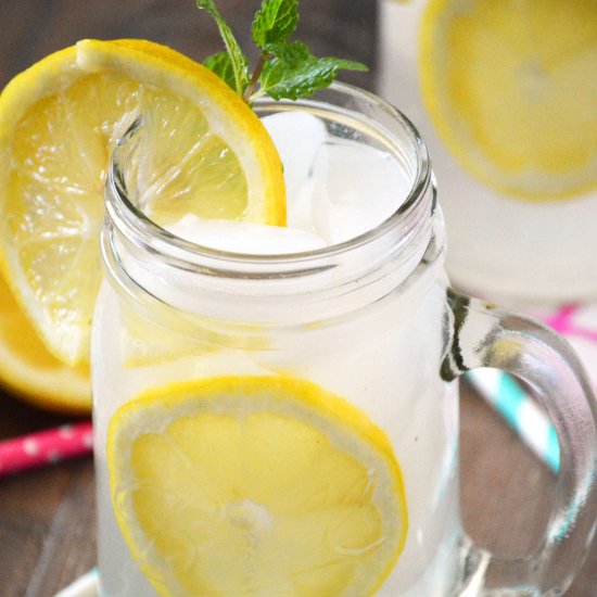 Easy Homemade Lemonade