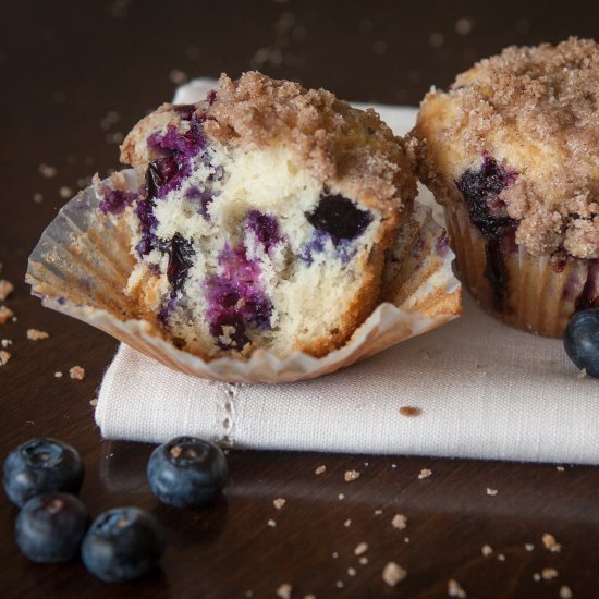 Crumbly Top Blueberry Muffins