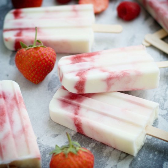 Strawberry Raspberry and Yogurt Pop