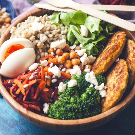 Vegetable Bowl with Cakes