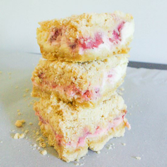 Strawberry Cheesecake Crumb Bars