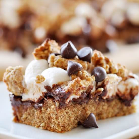 S’mores Cookie Bars