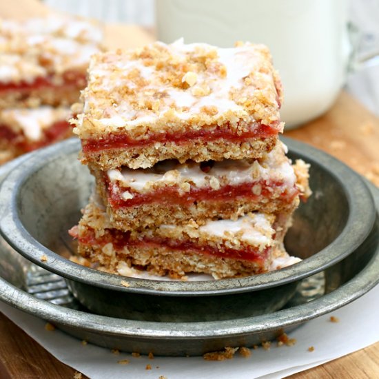 Strawberry Rhubarb Oatmeal Bars