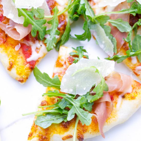 Prosciutto and Arugula Pizza