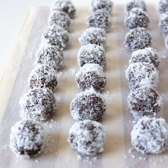 Vegan Date Balls